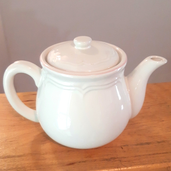 Teapot - Picture 2 of 6